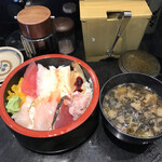 大江戸 - 海鮮丼カラフルです