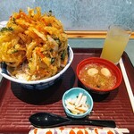 Nouson Resutoran Tsutsujitei - 限定10食！かき揚げ丼＆りんごジュース！かき揚げってこんなんでしたっけ？