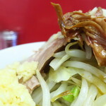 ラーメン二郎 - 豚の厚み