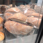 ル・プチメック 日比谷店 - くるみぱんのあんバターラムレーズン378円個人的に一番美味しかったパンです！