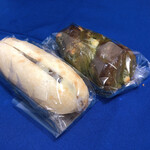 ル・プチメック - 右 抹茶ととホワイトチョコのブリオッシュ291円
      左 ラムレーズン入りミルクフランス248円