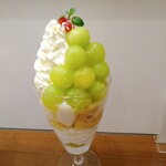 ミルク&パフェ よつ葉ホワイトコージ - 