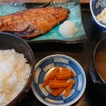 七郷屋 - めばる定食+マカロニサラダ=980円