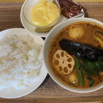 Supaisukicchimmaguro - 限定20食の「チキンベジタブル」
                      ライスは「普通」の230g
                      これ以上の大盛りは有料です。