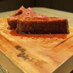 焼肉 ジャンボ - 褐色のタレを纏いし肉の王シャトーブリアン