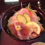 魚がし食堂はま蔵 - 地さかな丼