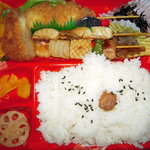富惣　 髙島屋岡山店 - レディース弁当（肉じゃがコロッケとうずら卵の串）