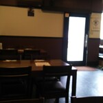 グリルキング - 店内  後客が一組