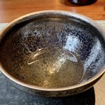 蒼 - 愛媛 藤本さんより神経締め 鱧のコンソメ
      天然の鱧を一匹使ったコンソメには、味付けは一切せずに丁寧な仕事で仕上げただけの味わい、なんでこんなに旨味とか甘みが抽出できるのかとびっくりします。