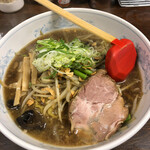 ラーメン 圭司 - 料理写真:醤油ニンニクラーメン 750円