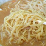 前橋飯店 - 中太手揉み麺です。この特徴、言葉で表現できなくてごめんなさい。