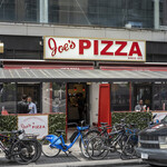 Joe's Pizza - 店舗外観。