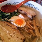 ラーメン桐生 - 麺量はかなりありますよ。　