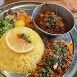 Curry&Bar サンテリア - サンテリアプレート1300円(あらびきラムとひよこ豆＆キーマ)