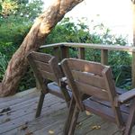 海坐 - 民宿の緑側の丘の上に、民宿の店長さんが作られた海を眺められる丘が。