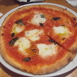 T.Y.HARBOR - 水牛とモッツアレラチーズのマルゲリータでございます