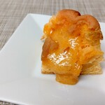 ドース イスピーガ - パォン・デ・ロー
      見るからに卵の色が濃くて凄い～(*ﾟOﾟ*))))