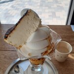 MERCI CAKE - バスクチーズケーキパフェ　1000円税込