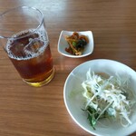 西安刀削麺 - 料理写真:サラダ、前菜、ドリンクは自分で取ります