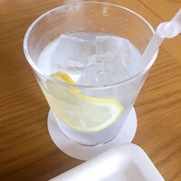 レッドフランマ - ドリンクサービスでトニックウォーターを
