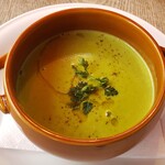 ボッチデビッラ - グリーンピースのあったいかスープ