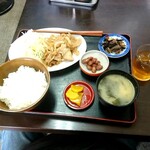 Raku - 生姜焼定食