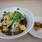 タカラヤ - 親鶏そぼろごはんです☆　2021-0528訪問