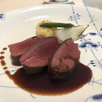 ファンベック・ナオト - 鹿肉のロースト