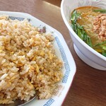 台湾料理 天福 - ニンニク炒飯のニンニクマシマシ✨と塩台湾ラーメン