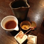 あげづき - ソース、キャベツ用のドレッシング、辛子、岩塩