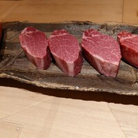 肉屋 田中 - 本日の肉 47ケ月の特産松阪牛雌と37ケ月の神戸牛雌A5BMS12
