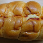 ストーンオーブンベーカリー - バジルソーセージ