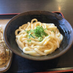 こがね製麺所 - タマゴが固まってきたら混ぜて食べましょう。