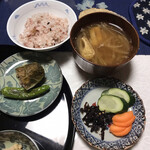 まめ吉 - 雑穀米　味噌汁　漬け物