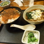 和食れすとらん 天狗 - 2012年9月　いくら丼とミニ麺のセット　