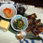 魚の家 - 前菜盛り合わせ・5種類の焼きサンマ・松茸の和え物、ツブ貝と豪華