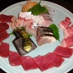 魚の家 - マグロの色々な部位を少しずつ。（シマアジ、鱈、天上鰤）