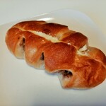 たま木亭 - クルミ生地に練乳クリームが鉄板の組み合わせ、パンオノア練乳仕立て248円