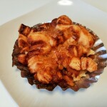 たま木亭 - 仏産発酵バターを折り込んだ生地とクルミを合わせ焼き込んだ、たま木亭さんのシェフが広めたクロッカン226円