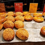 たま木亭 - ボリューム満点で具沢山が嬉しい惣菜系、濃厚な明太子じゃがジューシーや、炭火焼鳥と柚子胡椒の宮崎など