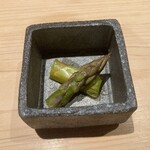 熟成鮨 万 - アスパラガスのホイル焼き