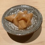 熟成鮨 万 - ガリ