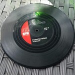 ムースヒルズバーガー - コースターがレコード型