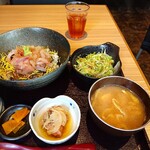 舟蔵 - 海鮮バラちらし定食