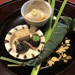 虎屋 壺中庵 - 鮑の肝も大きい。