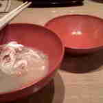 和み 竹若 - お通し（@525円）。朱色の器が鮮やか♪