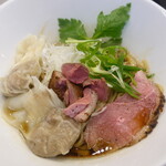 ふく流ラパス 分家 WADACHI - 紀州鴨の清湯油そば　～鴨ハツと赤ワインの香り～