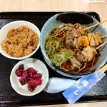 元祖美唄やきとり 福よし - もつそば串３本鶏めしセット