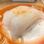 回転寿し トリトン - 【2021年05月】真いかゆず塩＠264円。