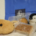 パティスリー グレゴリー・コレ 神戸元町本店 - 青色が基調の包装です♪